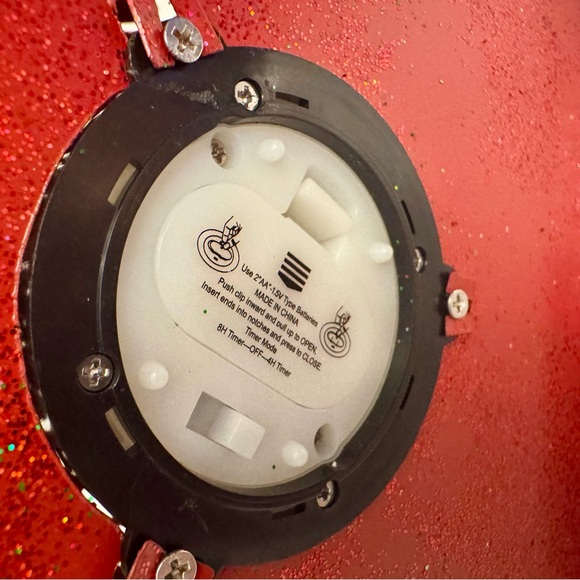 New in Box. Home Reflections set of 2 metal Glittered gift shaped Lanterns - Picture 7 of 11